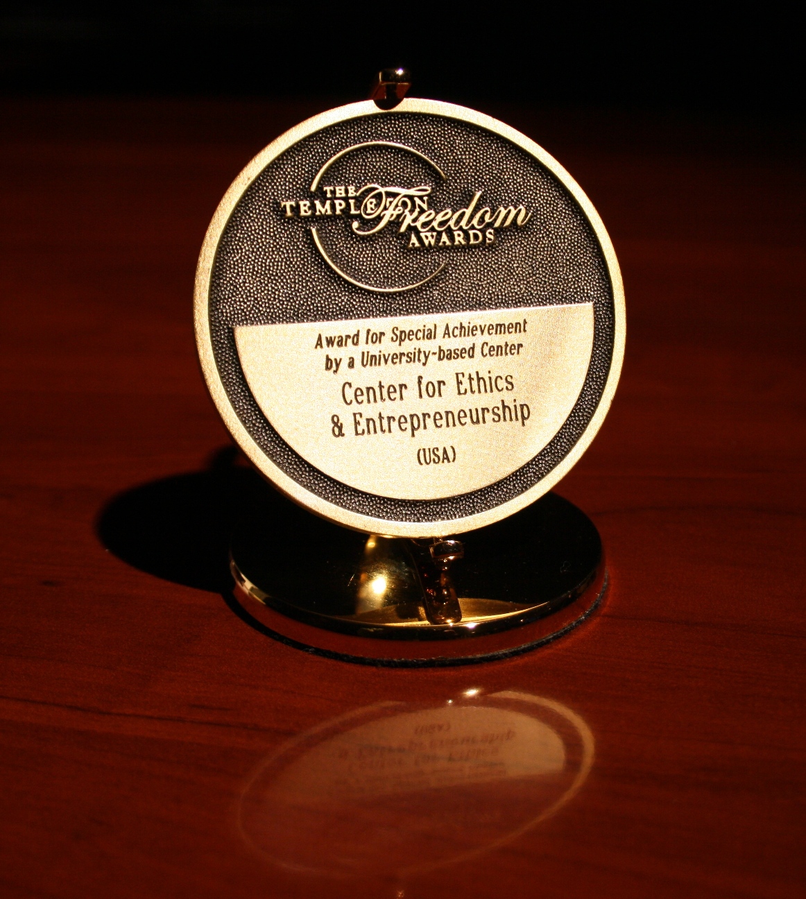 CEE’s Templeton Freedom Award trophy Stephen Hicks, Ph.D.