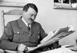 hitler-reading-newspaper